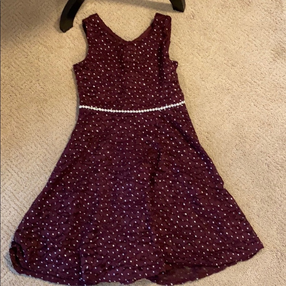 I’m selling a maroon formal dress.